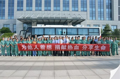 2019年9月3日，，，，，，，，公司58名职工集体献血22400毫升